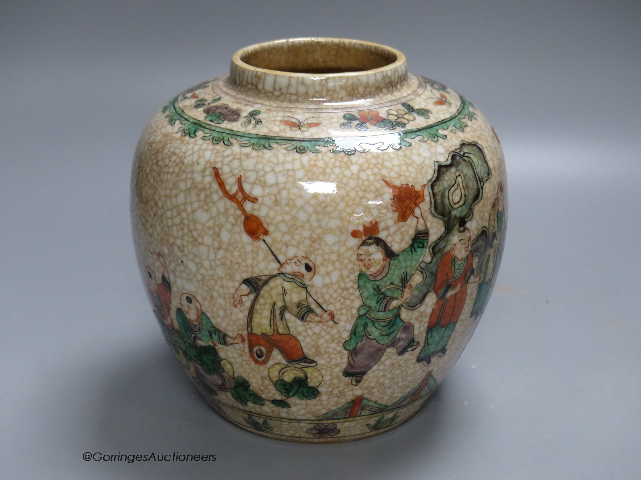 A Chinese famille verte crackle jar, early 20th century, 18cm high